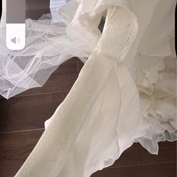 Custom made Elegant White Wedding Dress with Velcro train for easy detachment - Picture 9 of 10